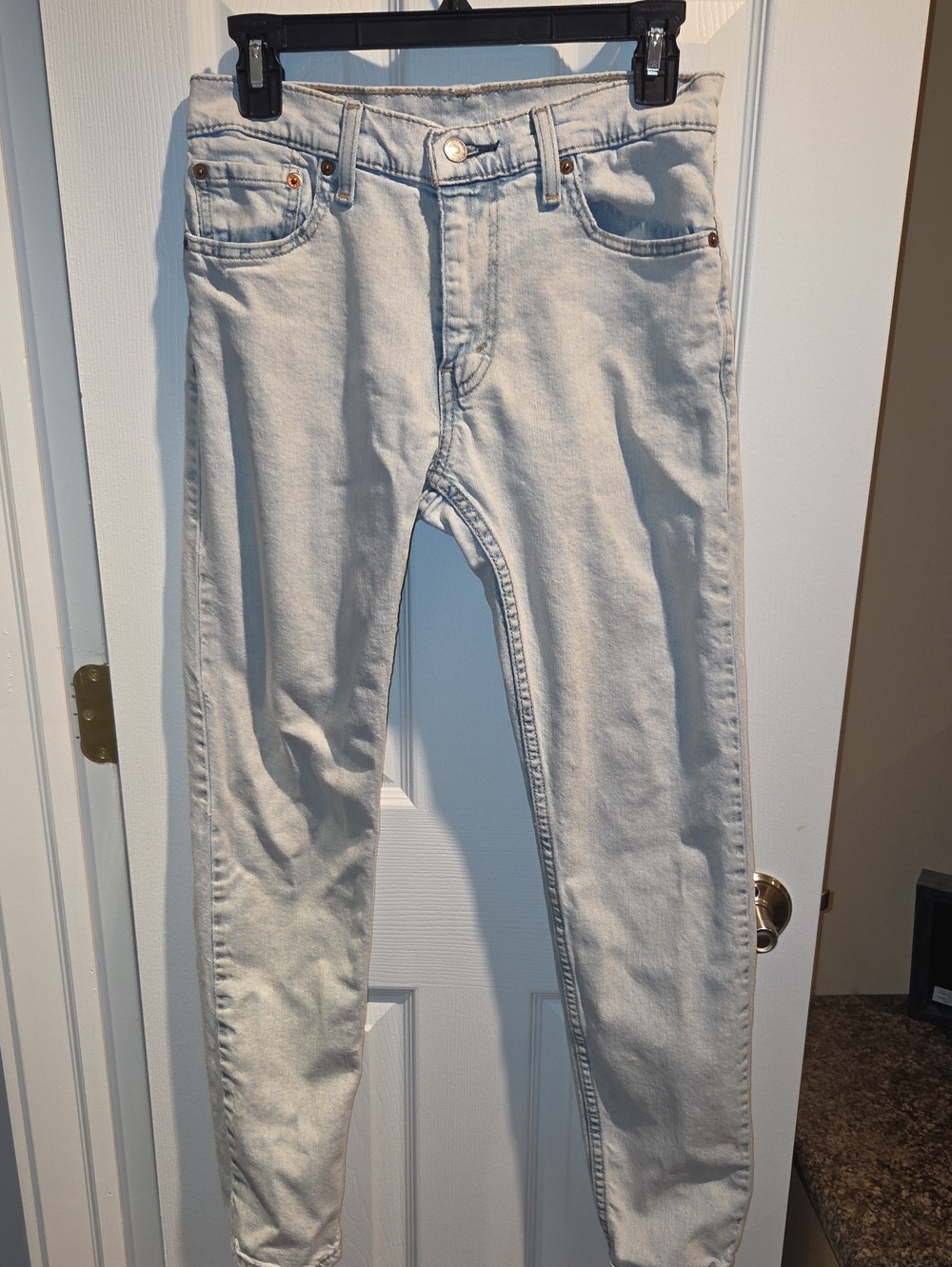 Levi's Slim Straight Jeans in Light Blue Wash
